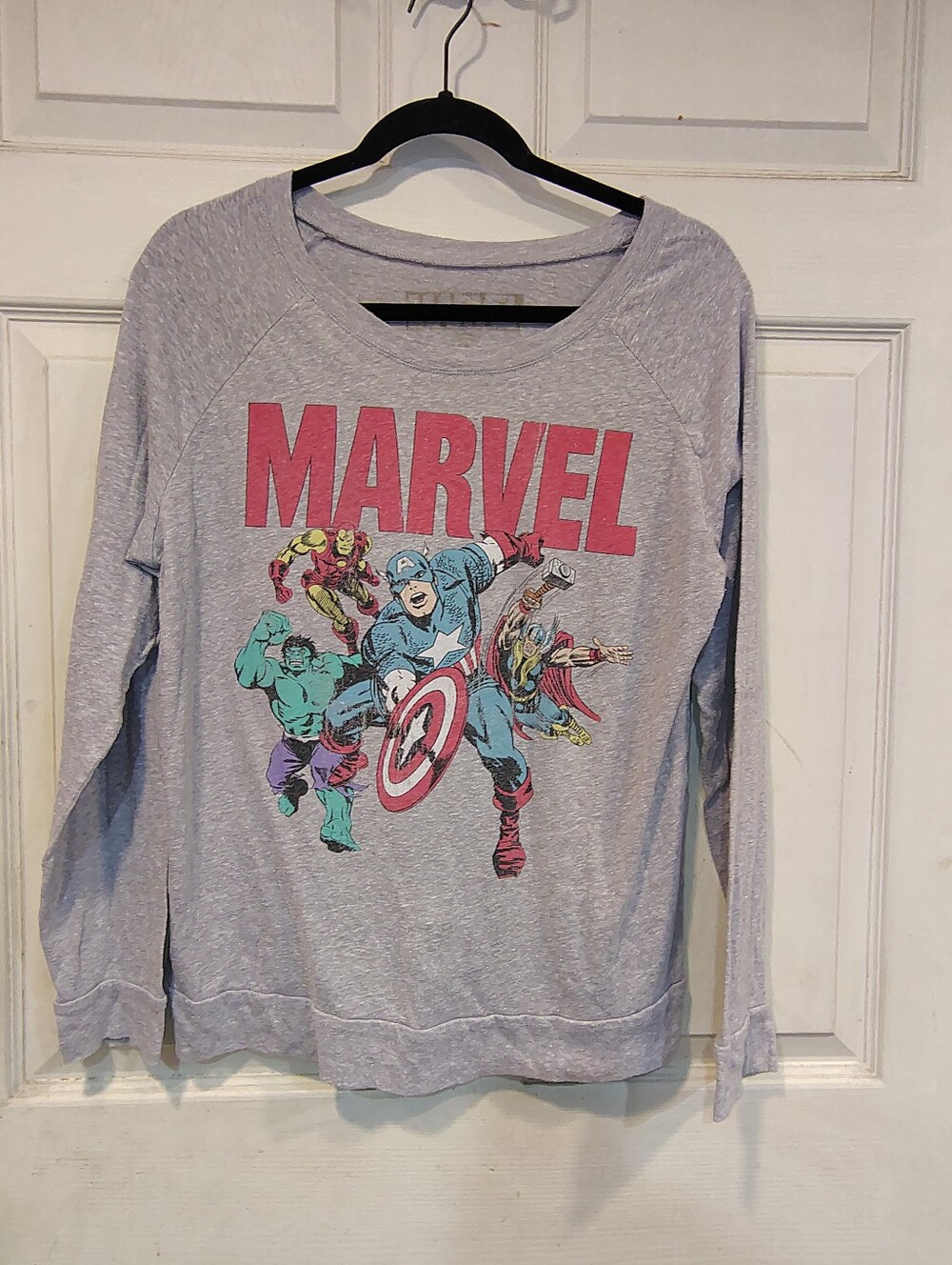 Marvel Women's Size XL Grey Graphic Long Sleeve Tee